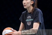 时隔三年重返WNBA！韩旭首秀斩全场最高20分，难阻自由人季前赛落败|纽约自由人|纽约|印第安纳狂热|印第安纳|北京女篮_新浪体育_新浪新闻
